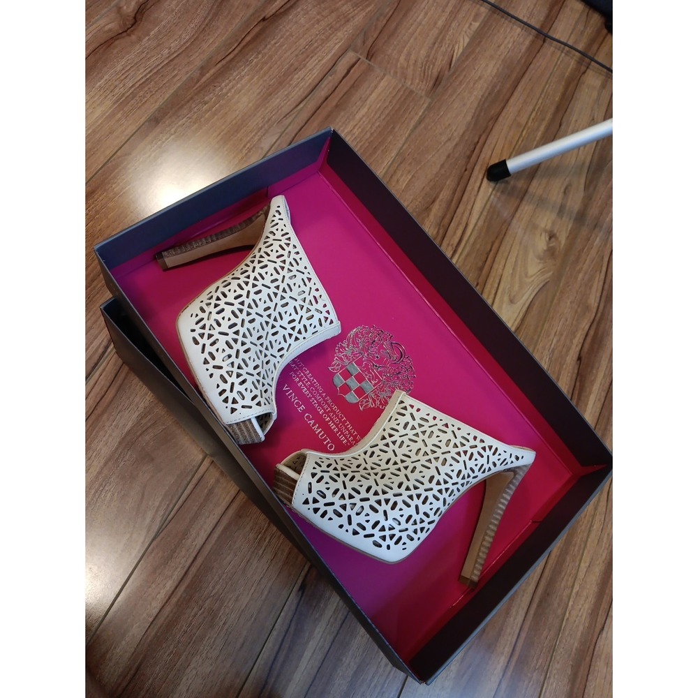 Vince Camuto Jaso Cutout‎ Mule Heels Size 4M/34 Women Beige NEW IN BOX Y2K